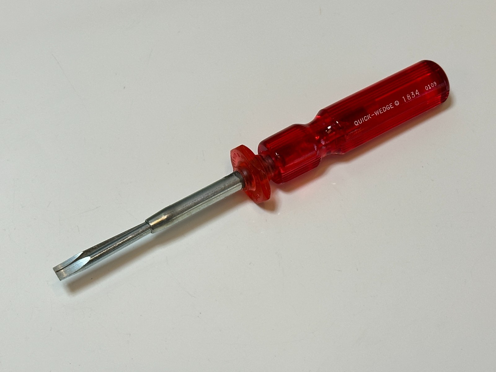 NOS Quick-Wedge No. 1834 Red Transparent Handle Flat Screw-Holding Screwdriver