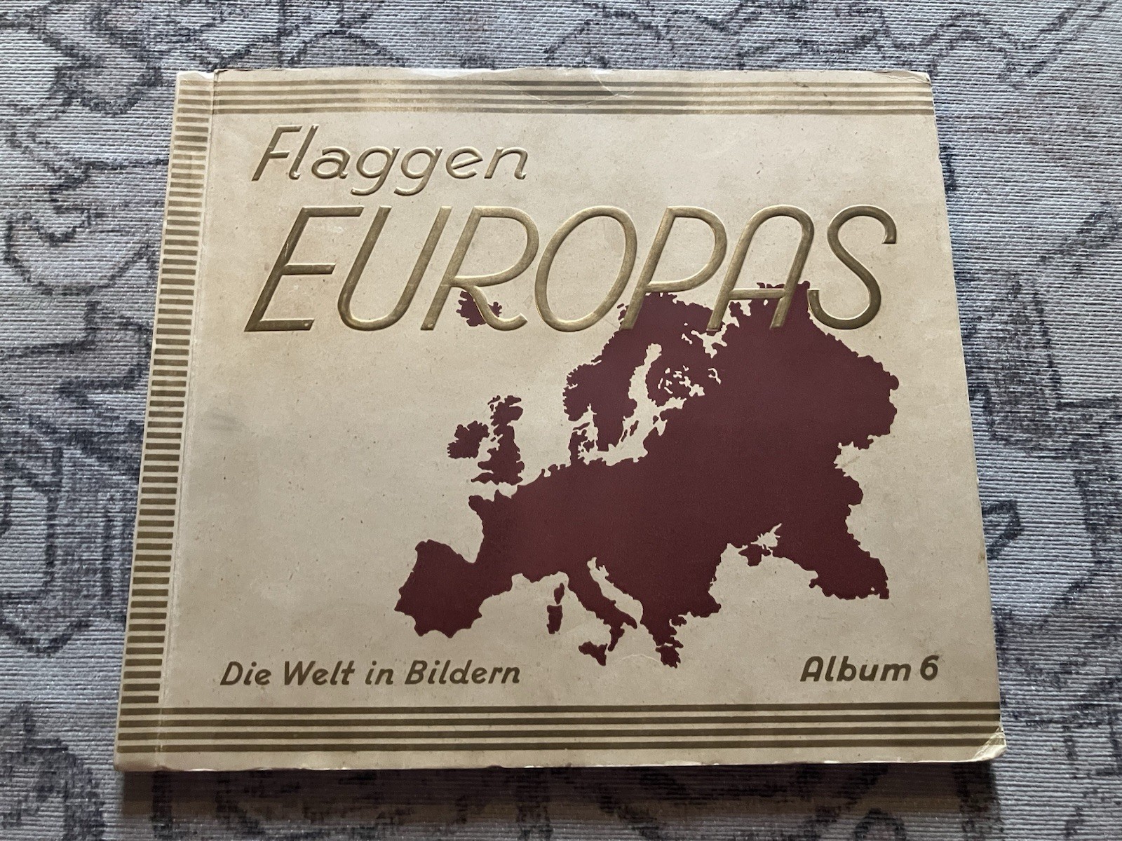 VINTAGE EUROPEAN FLAGS GERMAN CIGARETTE CARD ALBUM ca. 1930 - COMPLETE, FULL