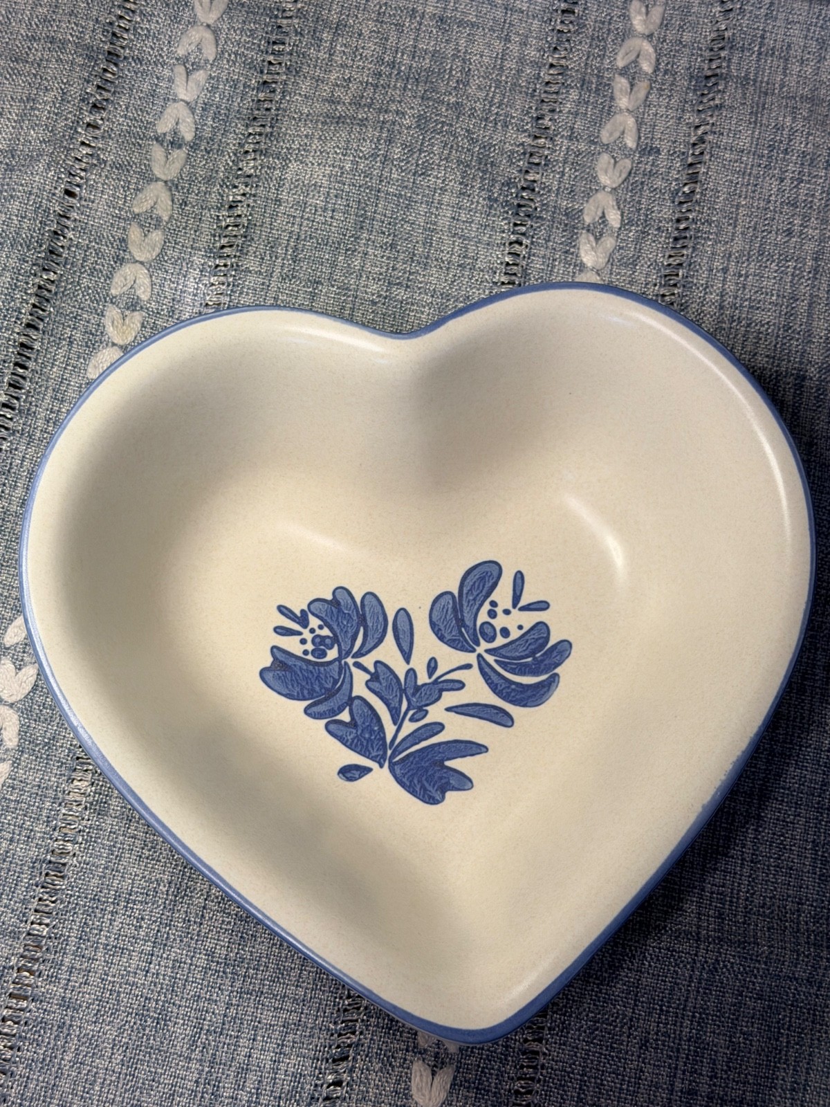 Vintage Pfaltzgraff Pottery Yorktowne Large Heart Shaped Serving Dish/ Bowl