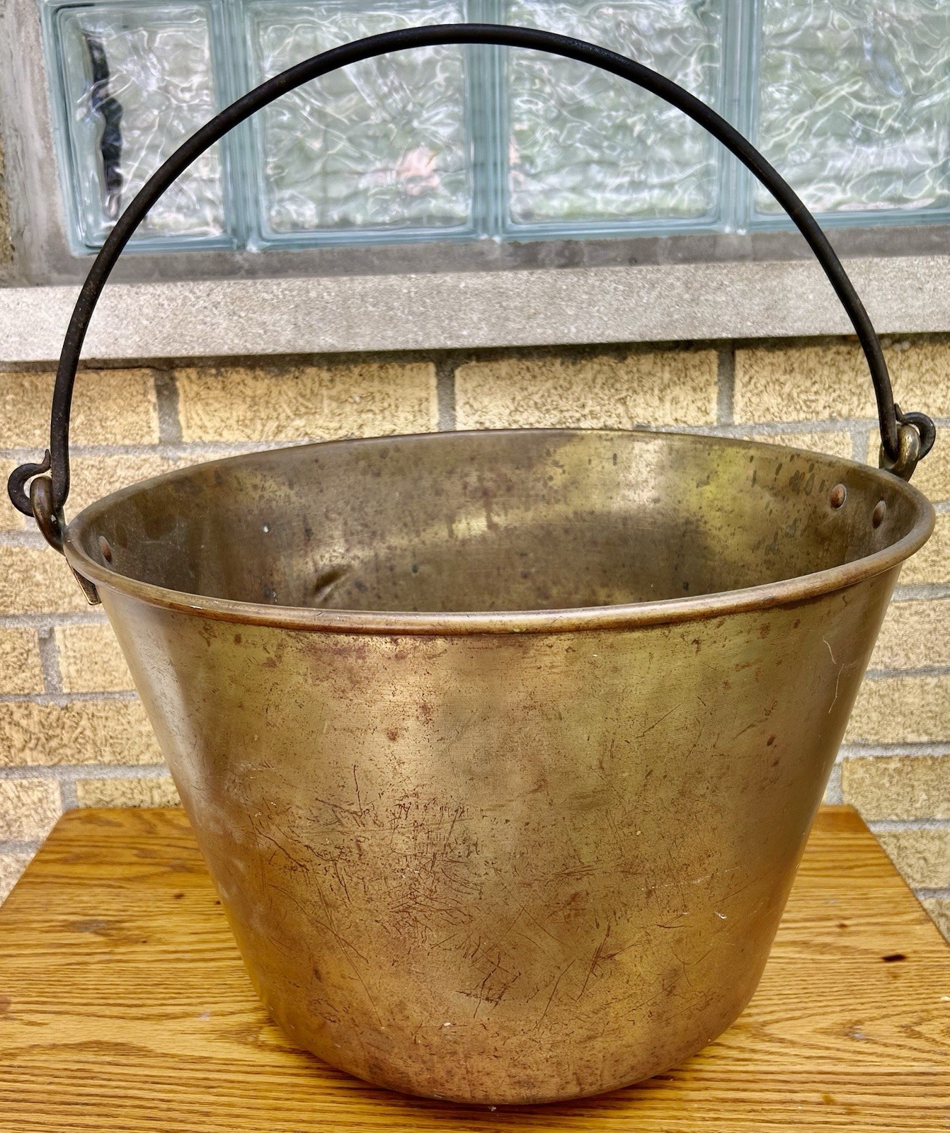 Massive Antique 1800’s Brass Apple Butter Kettle Cauldron Iron Handle. Massive Antique 1800’s Brass Apple Butter Kettle Cauldron Iron Handle.