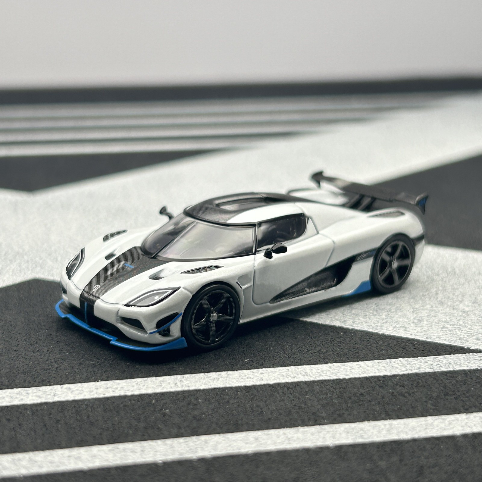 1:64 AGERA RS Alloy Miniature Diecast Supercar Model Display Collectible