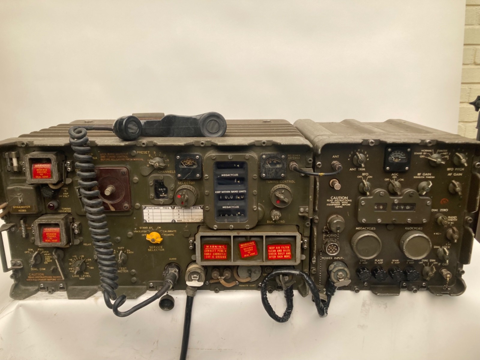 Ford Mutt and other US Vietnam Vehicle Radio Set GRC-19