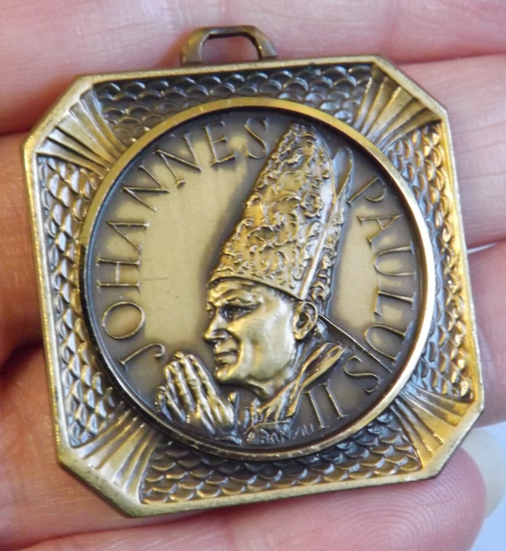 Religious Johannes Paulus II Pope John Paul large square pendant medal