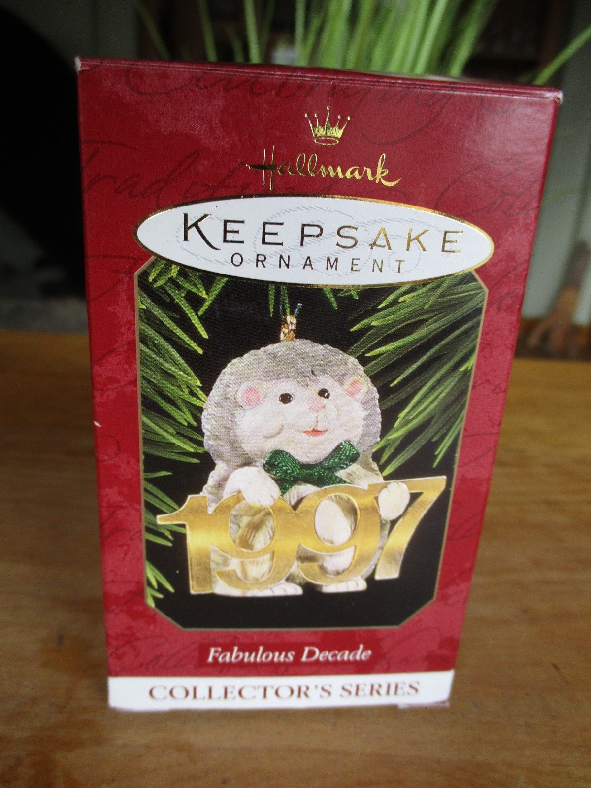 Hallmark - Fabulous Decade 1997 Hedgehog- Keepsake Collector Series Ornament Hallmark - Fabulous Decade 1997 Hedgehog- Keepsake Collector Series Ornament