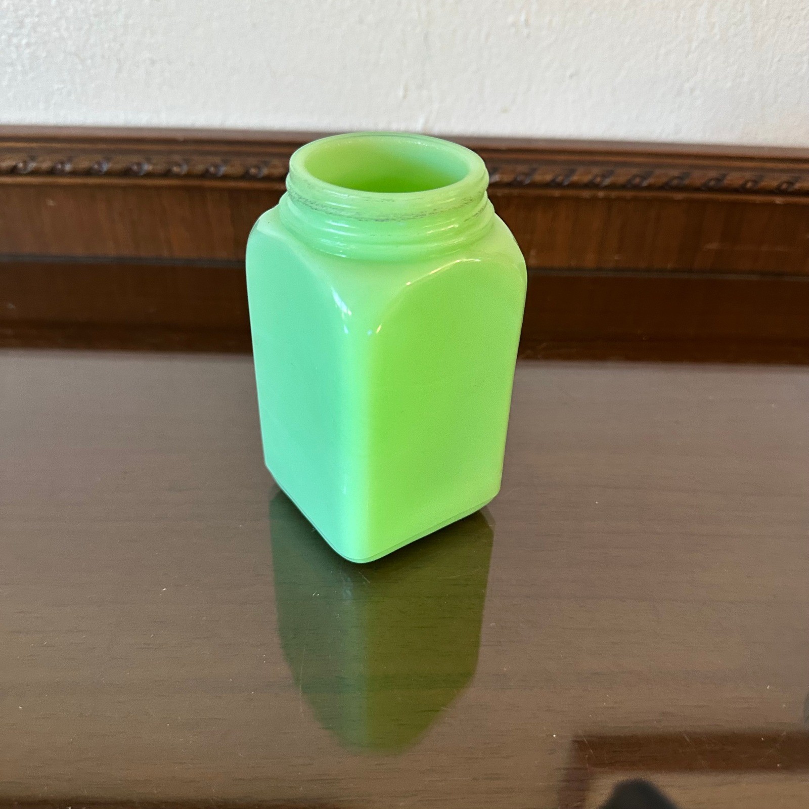 Vintage McKee Jadeite Square Spice Jar Shaker Base Uranium Glass Glows 4.5x2.5