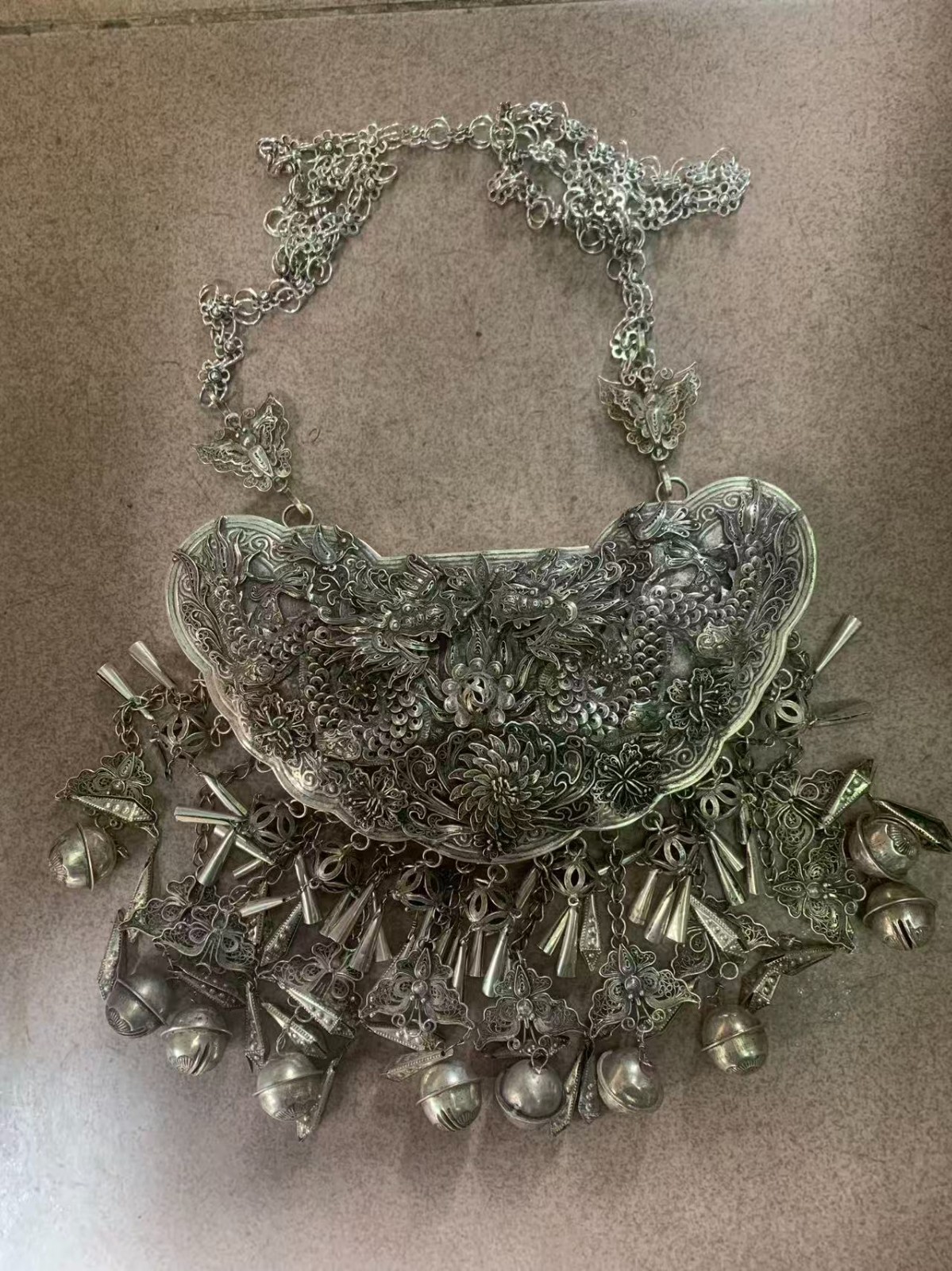 Wonderful Tibetan Silver Prayer Necklace W/Large Silver *2Dragons* Pendant