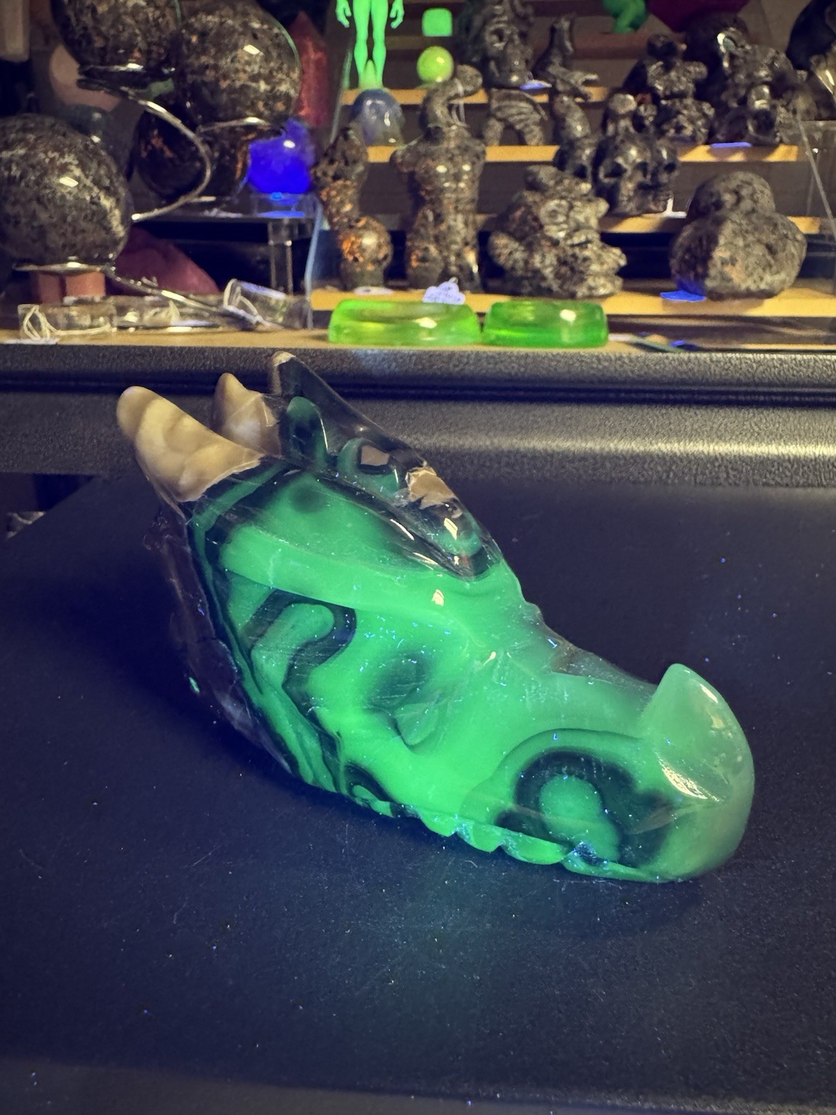 7963 Volcano Agate Dragon Skull Trapped U92 2.8”T 1.9”W 4.2”L 15 Oz.
