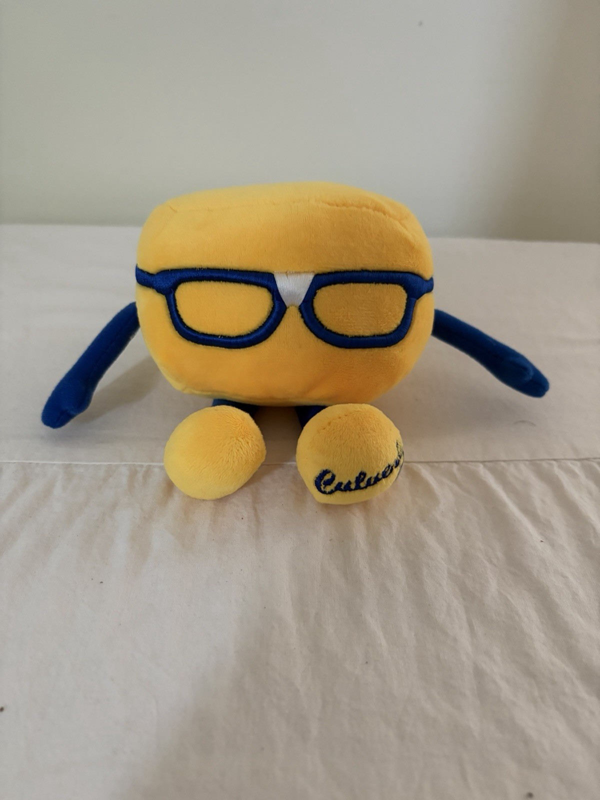 Culver\'s Curdis 2019 Plush Promotional Cheese Curd Stuffed Restaurant Yellow