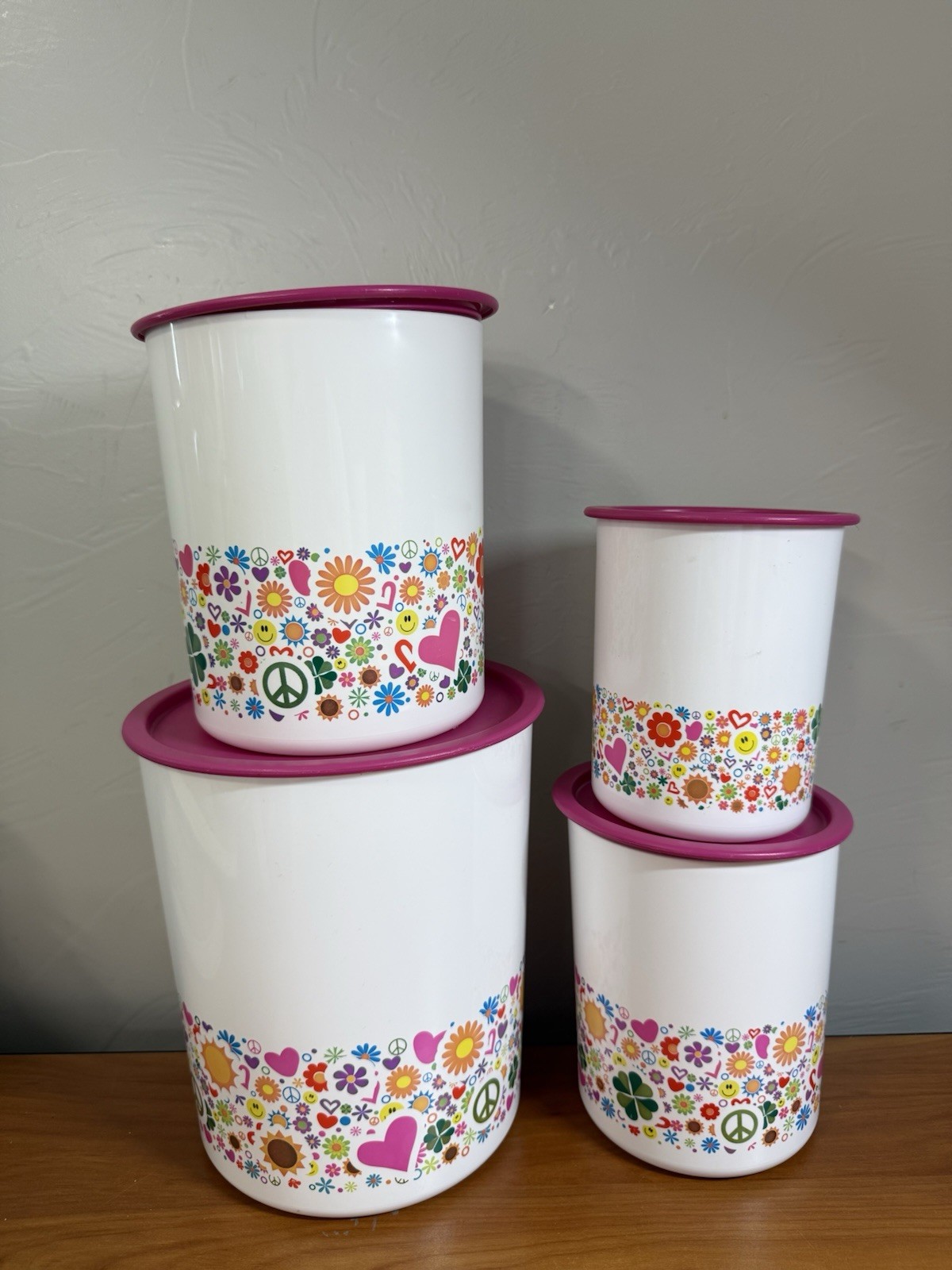 Tupperware One Touch Hippie Groovy Peace Canister Set of 4 White Pink Lids