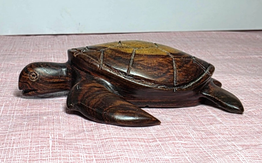 Vintage Sea Turtle Figurine Carved Hard Wood 4\