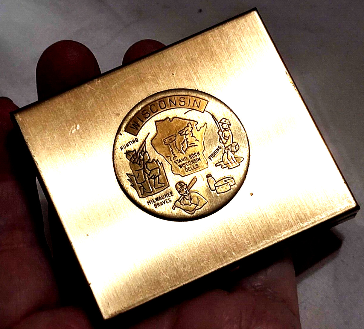Metal VTG Compact Hinge Lid Pocket Purse 1950s Loose Powder Wisconsin Souvenir