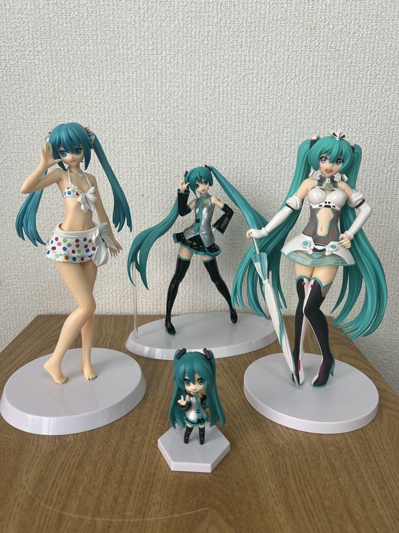 Hatsune Miku VOCALOID Figure Set of 4 Collectible Authentic Anime Japan