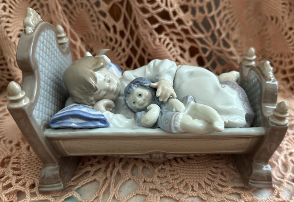 Lladro 5717 Rock A Bye Baby Mint Condition Retired No Box L@@K
