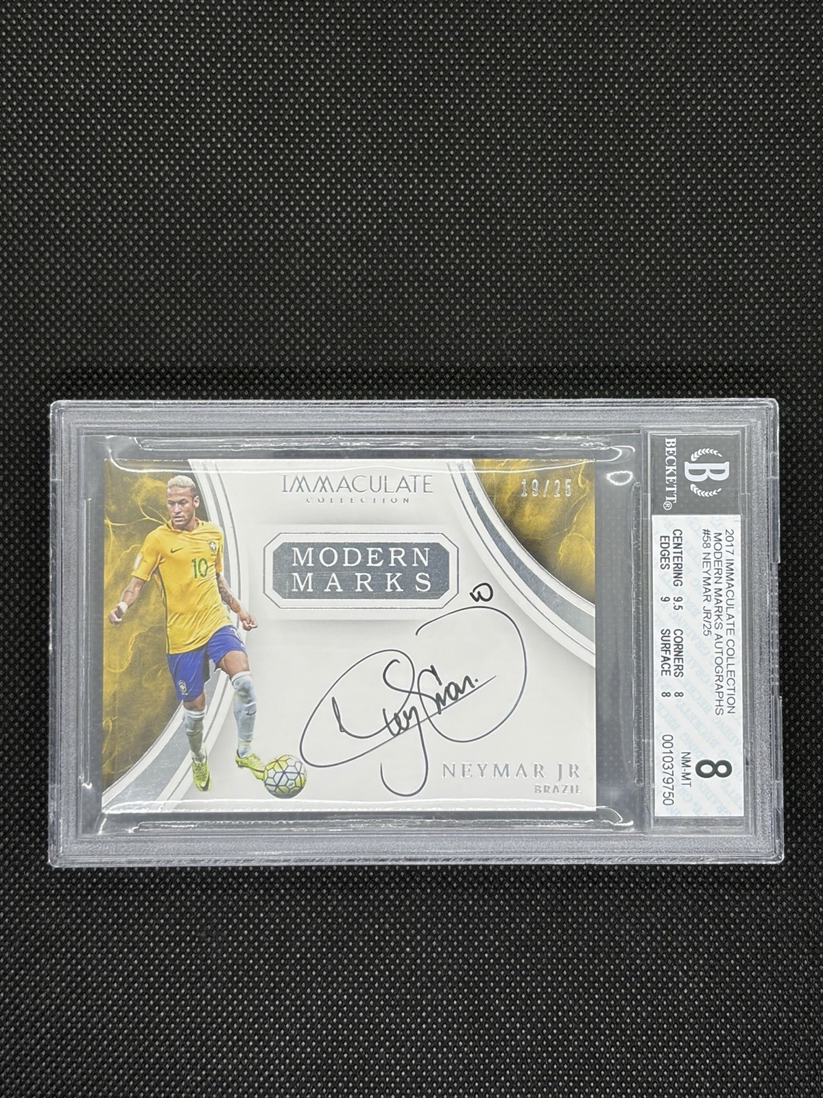 PANINI IMMACULATE SOCCER 2017 NEYMAR JR /25 BRAZIL MODERN MARKS AUTO 10 BGS 8 PANINI IMMACULATE SOCCER 2017 NEYMAR JR /25 BRAZIL MODERN MARKS AUTO 10 BGS 8