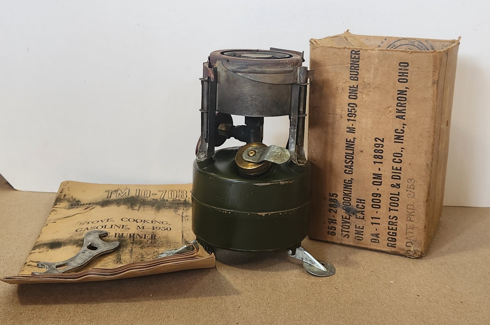 Vintage 1952 Rogers M-1950 US Military Gas Cook Stove One Burner Portable