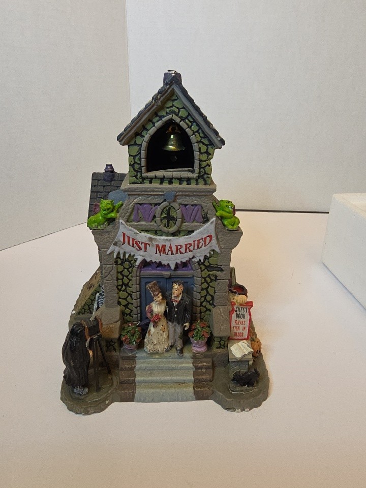 Frank's Big Day Lemax Spooky Town 2013 Halloween Wedding Chapel Retired READ