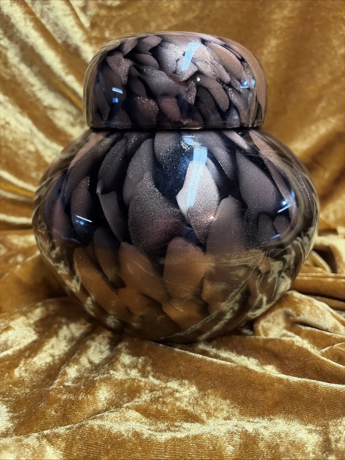 VTG Handblown Aventurine Black/Copper Feathered Lidded Jar Italy 8”T 7.5”W VTG Handblown Aventurine Black/Copper Feathered Lidded Jar Italy 8”T 7.5”W