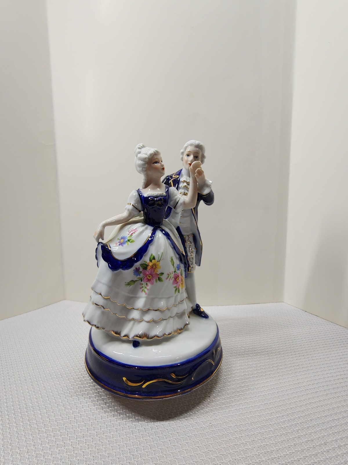 Vintage Kato Kogei Porcelain Victorian Dancing Couple Vienna Waltz Music Box
