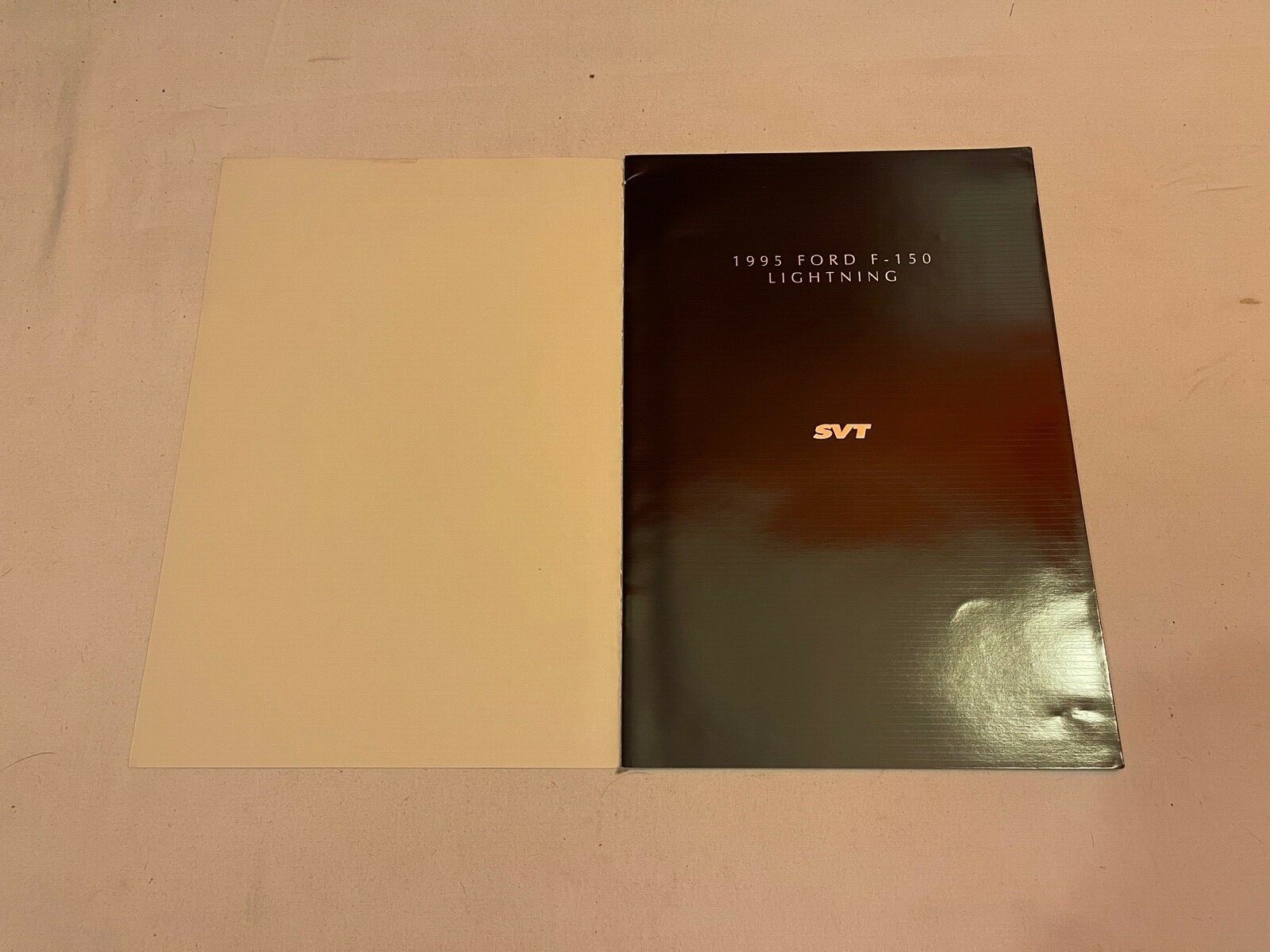 1995 Ford SVT F-150 Lightning Truck 14-page Original Car Sales Brochure Catalog