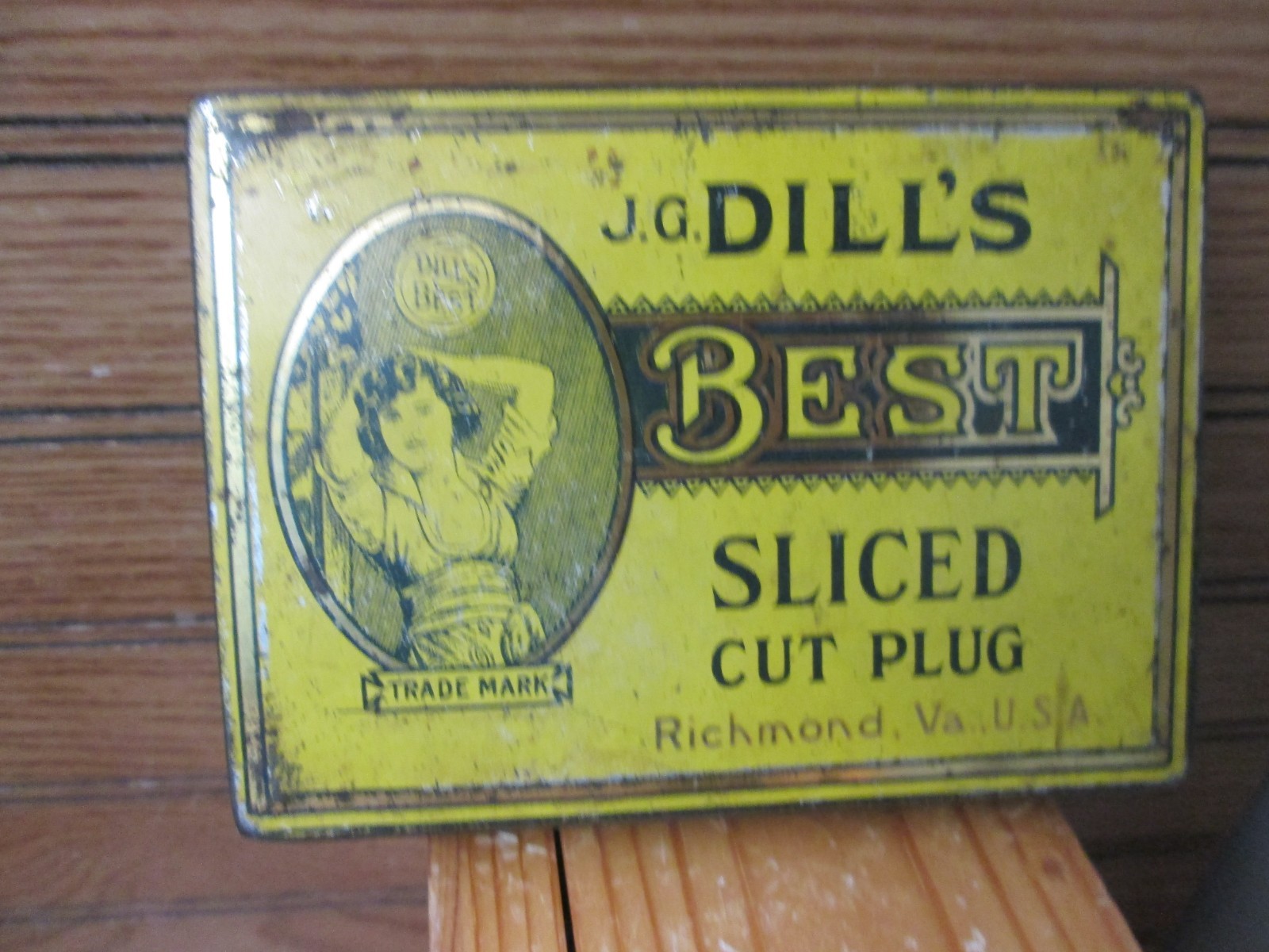 Vtg JG Dill\'s Best Cut Plug Tobacco Tin w/ Tax Stamp Richmond VA Factory # 25