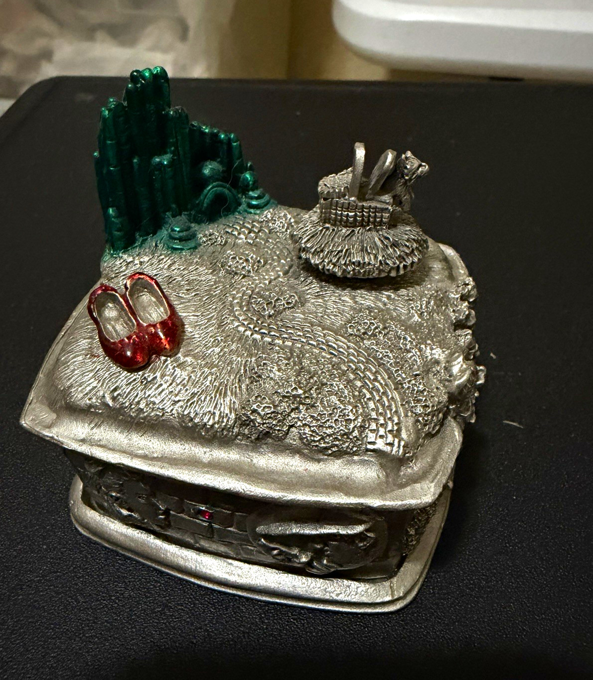 Rare vintage pewter Wizard of Oz music box from the year 2000 by the Comstock