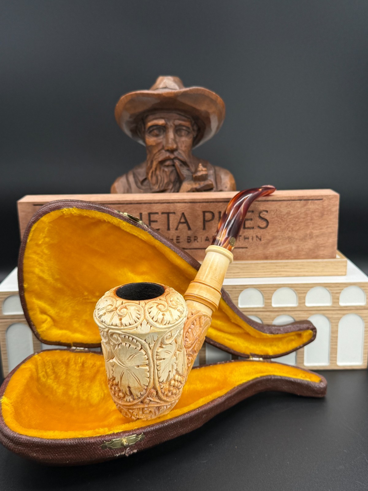 Vintage CAO Large Fluted Grapevine Block Meerschaum Pipe w/ Fitted Case