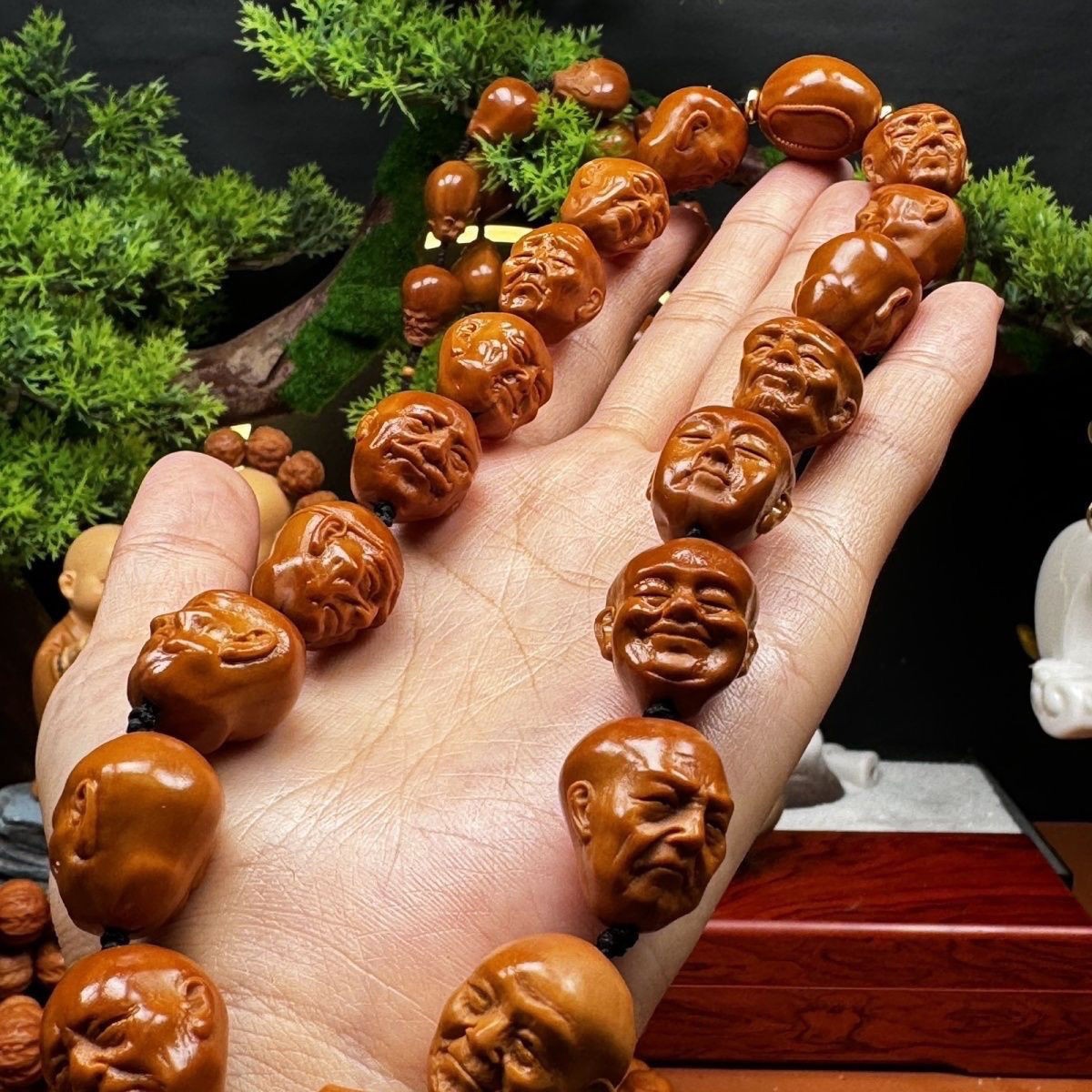 Olive Nut Hand-Carved 18 Arhats Long Bracelet Large Beads Wenwan Olive Nut Hand-Carved 18 Arhats Long Bracelet Large Beads Wenwan