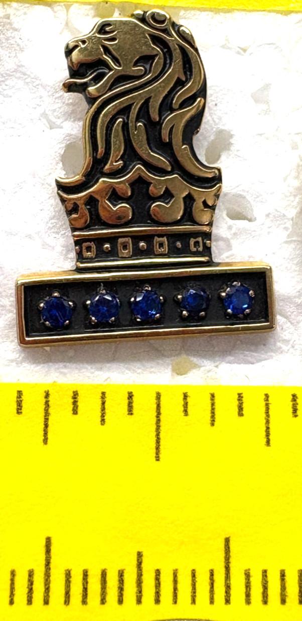 RITZ-CARLTON HOTEL Brand\'s Signature Lion Lapel Tack Pin 1/20-10k 5 Sapphires