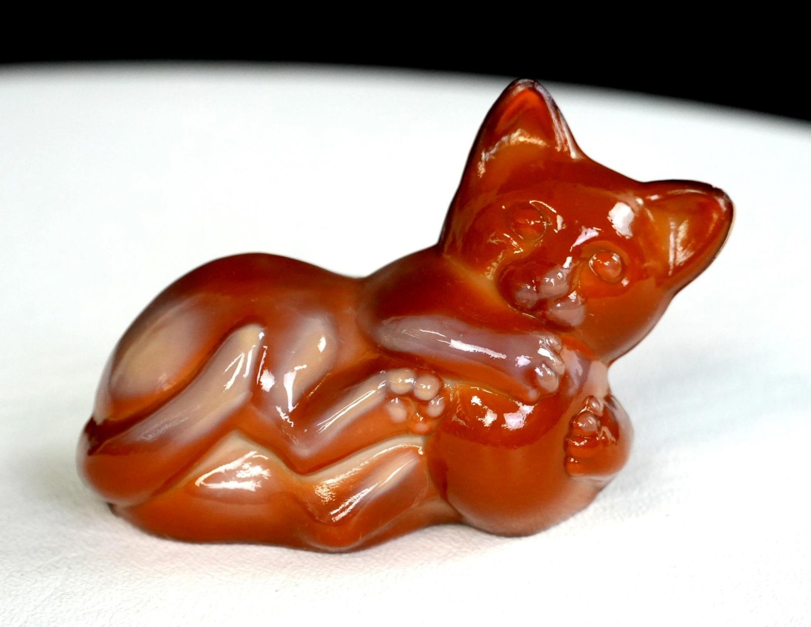 Fenton Chocolate Glass Kitten With Ball 100th Anniversary 3