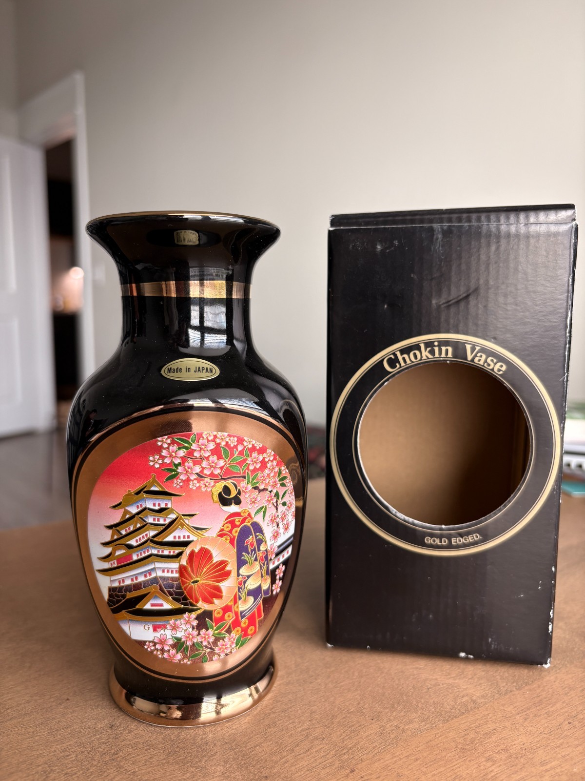 Vintage Chokin Art Vase 24K Gold Edge Black Japanese Made in Japan Geisha Pagoda Vintage Chokin Art Vase 24K Gold Edge Black Japanese Made in Japan Geisha Pagoda