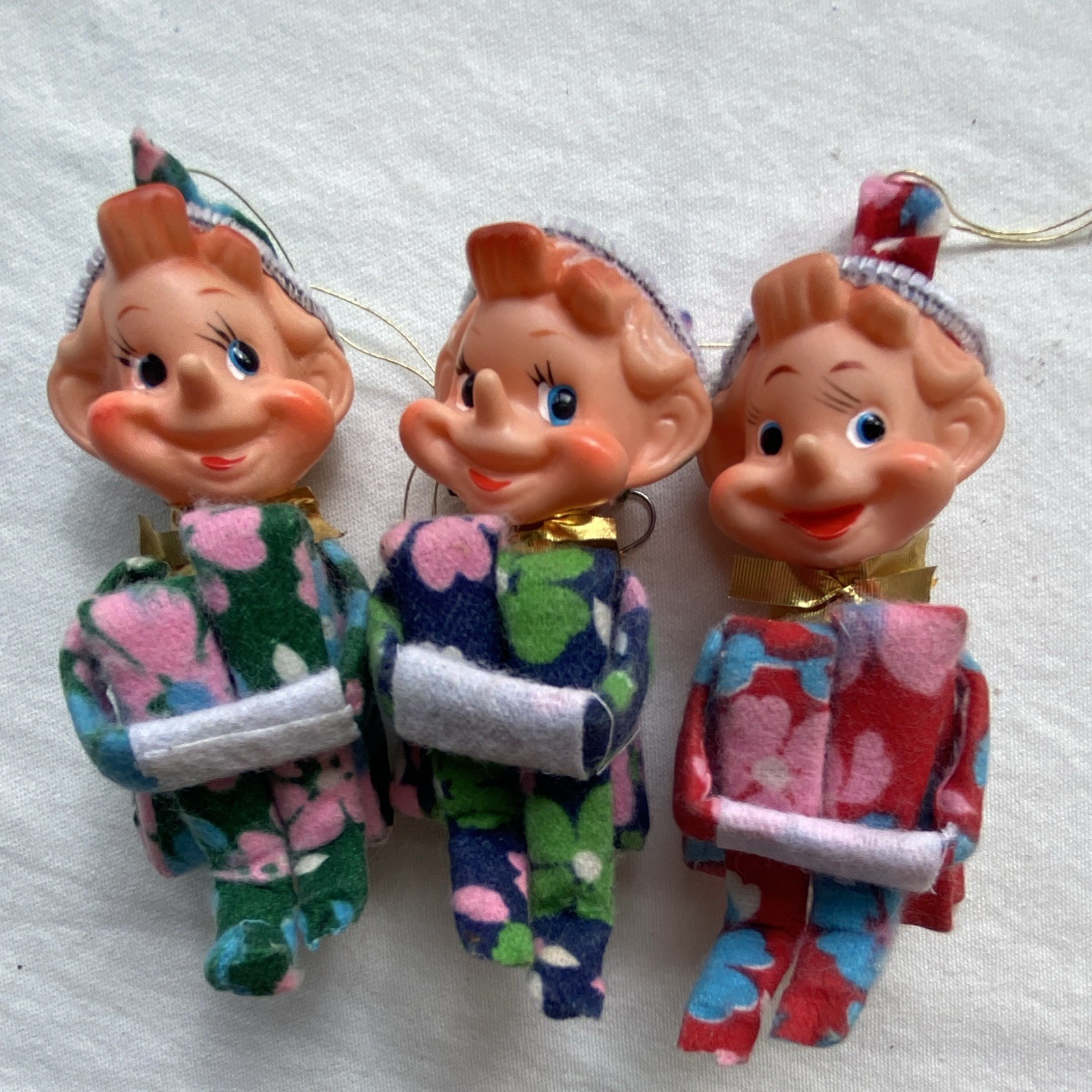 RARE Vintage set of 3 Christmas Knee Hugger Elve Pixies Plaid Pattern 4.5” Japan
