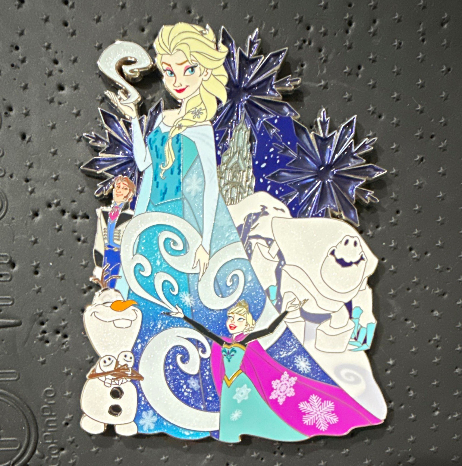 Disney Frozen Elsa Anna Olaf Sven Glitter Pin Magical Trends Winter LE 2013