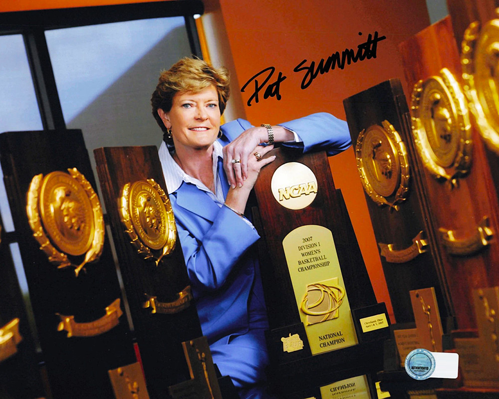 PAT SUMMITT SIGNED REPRINT TENNESSEE VOLUNTEERS COACH 8\
