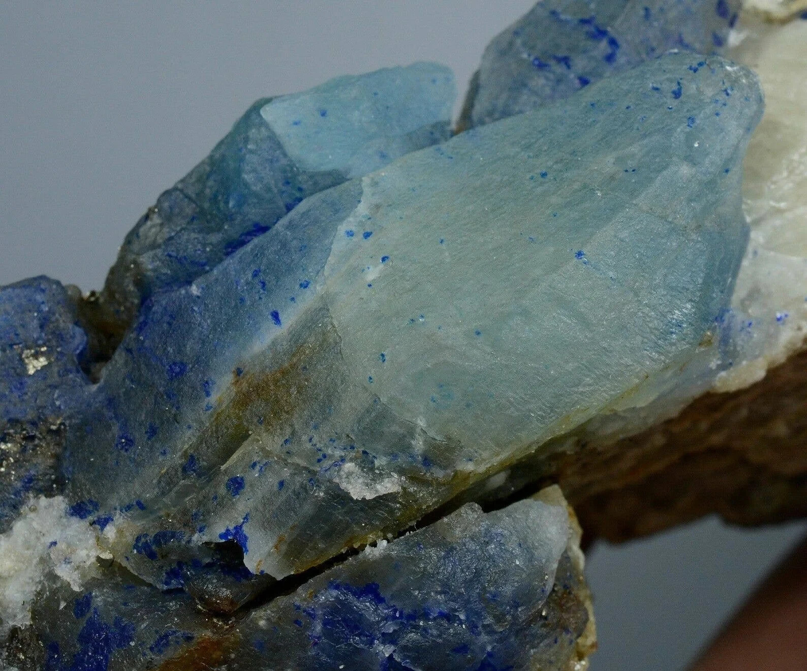 954 Gram 22 Cm Fluorescent Afghanite Crystal Specimen ( Crystal Size is 5 Cm )
