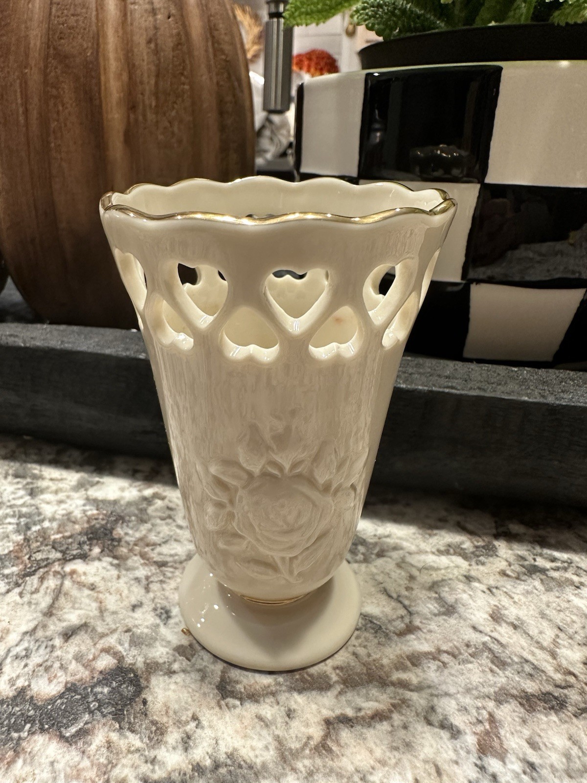 Vintage Lenox Heart Collection Posey Vase Ivory 24K Gold Pierced Hearts Rose USA Vintage Lenox Heart Collection Posey Vase Ivory 24K Gold Pierced Hearts Rose USA