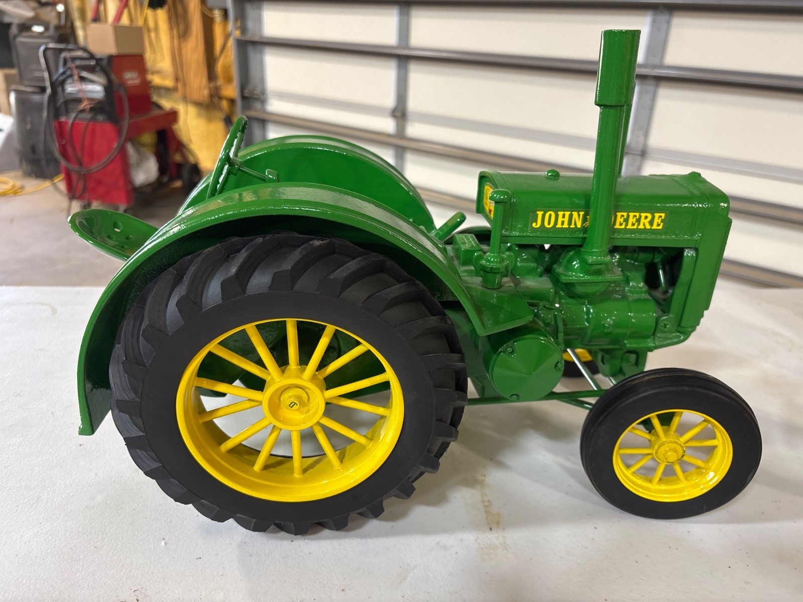 RARE ERTL John Deere Model D Tractor 1/8 scale Die Cast
