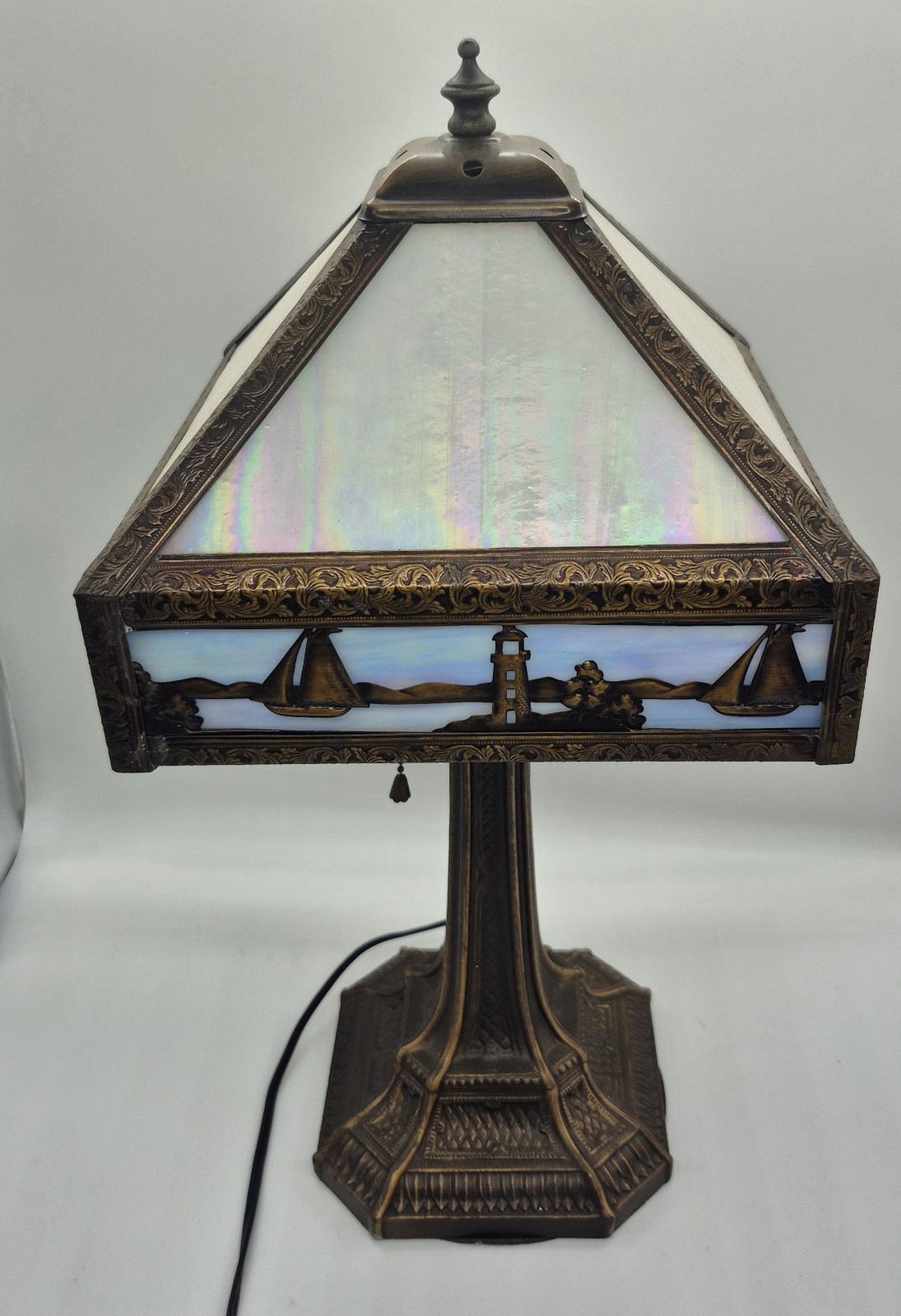 BEAUTIFUL MEYDA SAILBOAT MISSION  IRIDESCENT GLASS LAMP