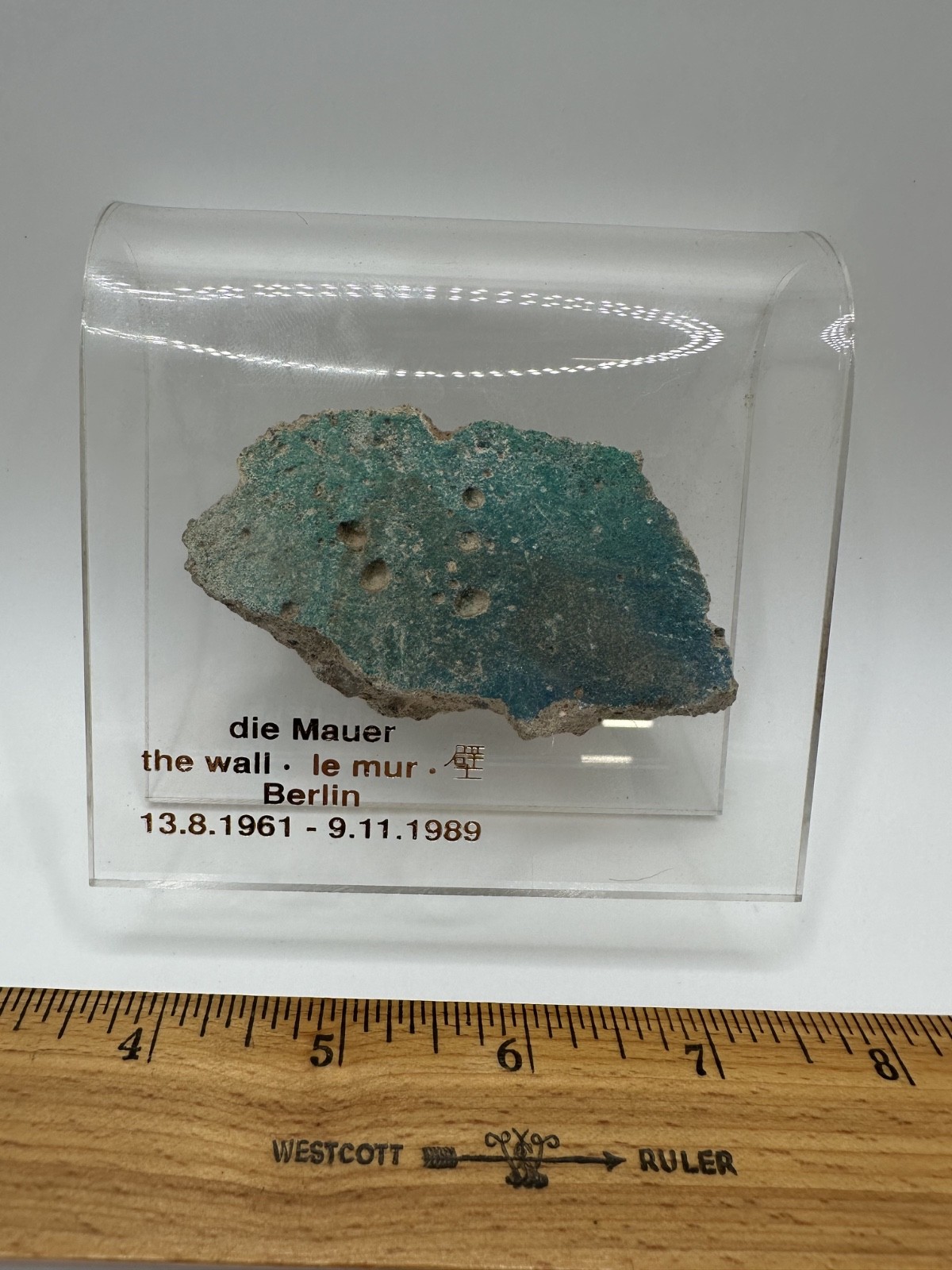 Vintage Berlin Wall Souvenir Concrete Fragment Acrylic Display 1961-1989 Germany