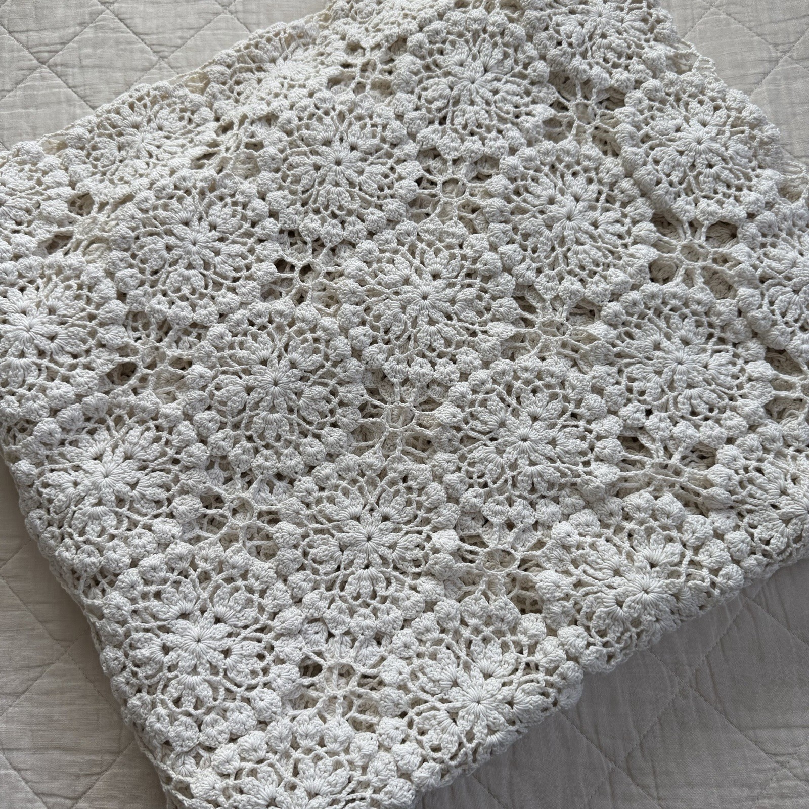 Vintage Handmade Crochet Bedspread Off-White Floral Coverlet 75x85