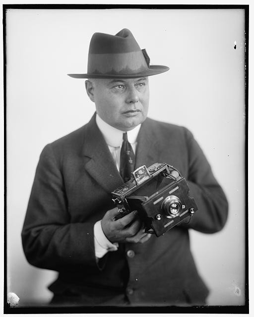 Photo:Unidentified Man with Camera c1915 Harris & Ewing Photographer