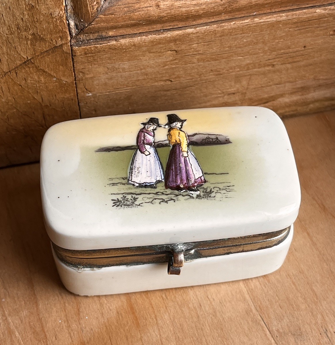Royal Doulton Series Ware Trinket Box Snuff Welsh Ladies Scarce Porcelain
