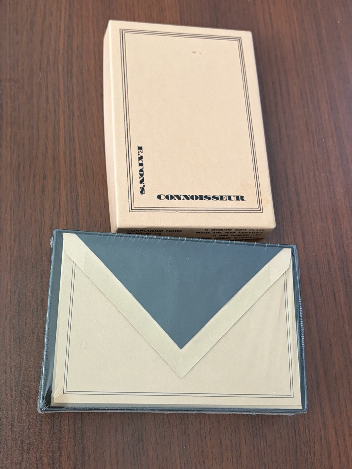 Vintage Eaton's Connoisseur Notes Box Of 12 with Envelopes New 3 7/8” x 5 3/4”