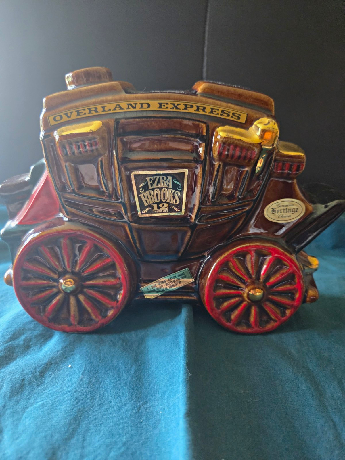 Ezra Brooks 12 Year Old Overland Express Stagecoach Ceramic Decanter 1989