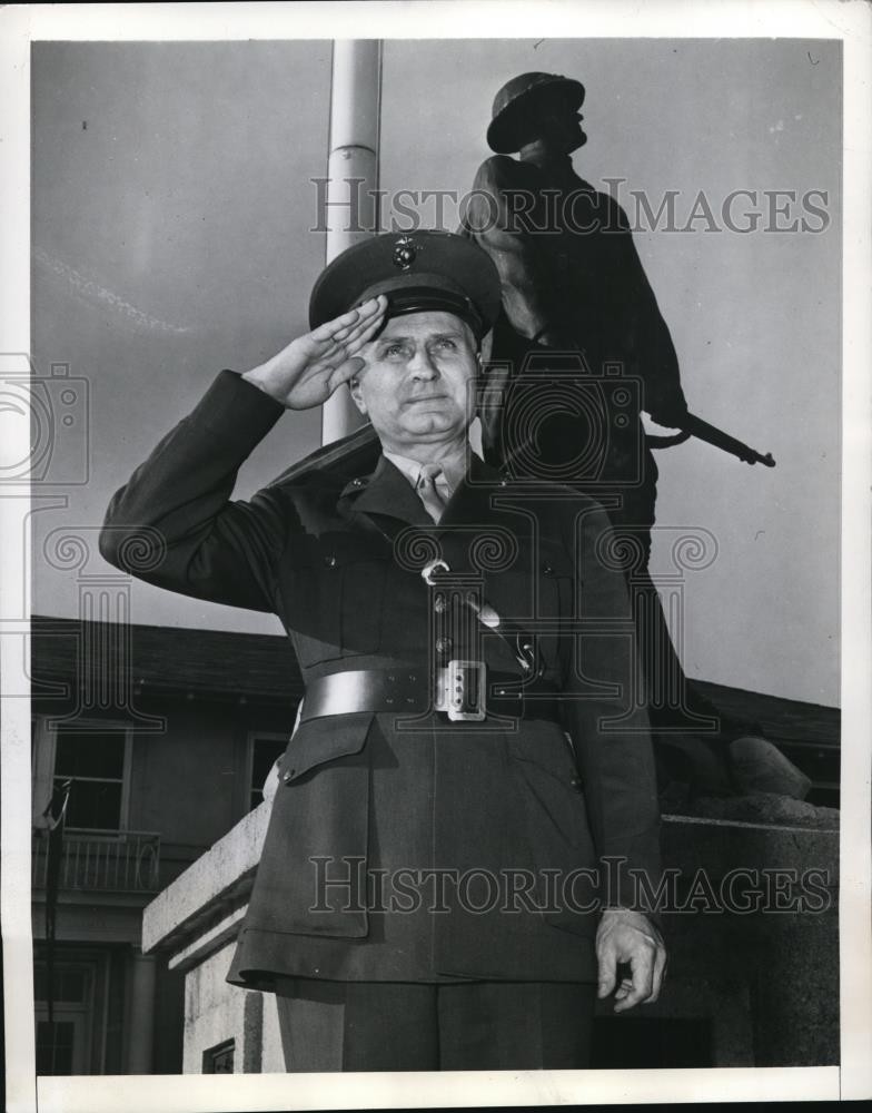 1942 Press Photo Major Bernie Bierman USMC at Quantico Virginia