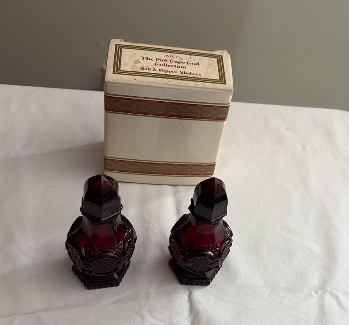 Vintage Avon Cape Cod Collection Ruby Red Glass Salt Pepper Shaker Set 2pc Vintage Avon Cape Cod Collection Ruby Red Glass Salt Pepper Shaker Set 2pc