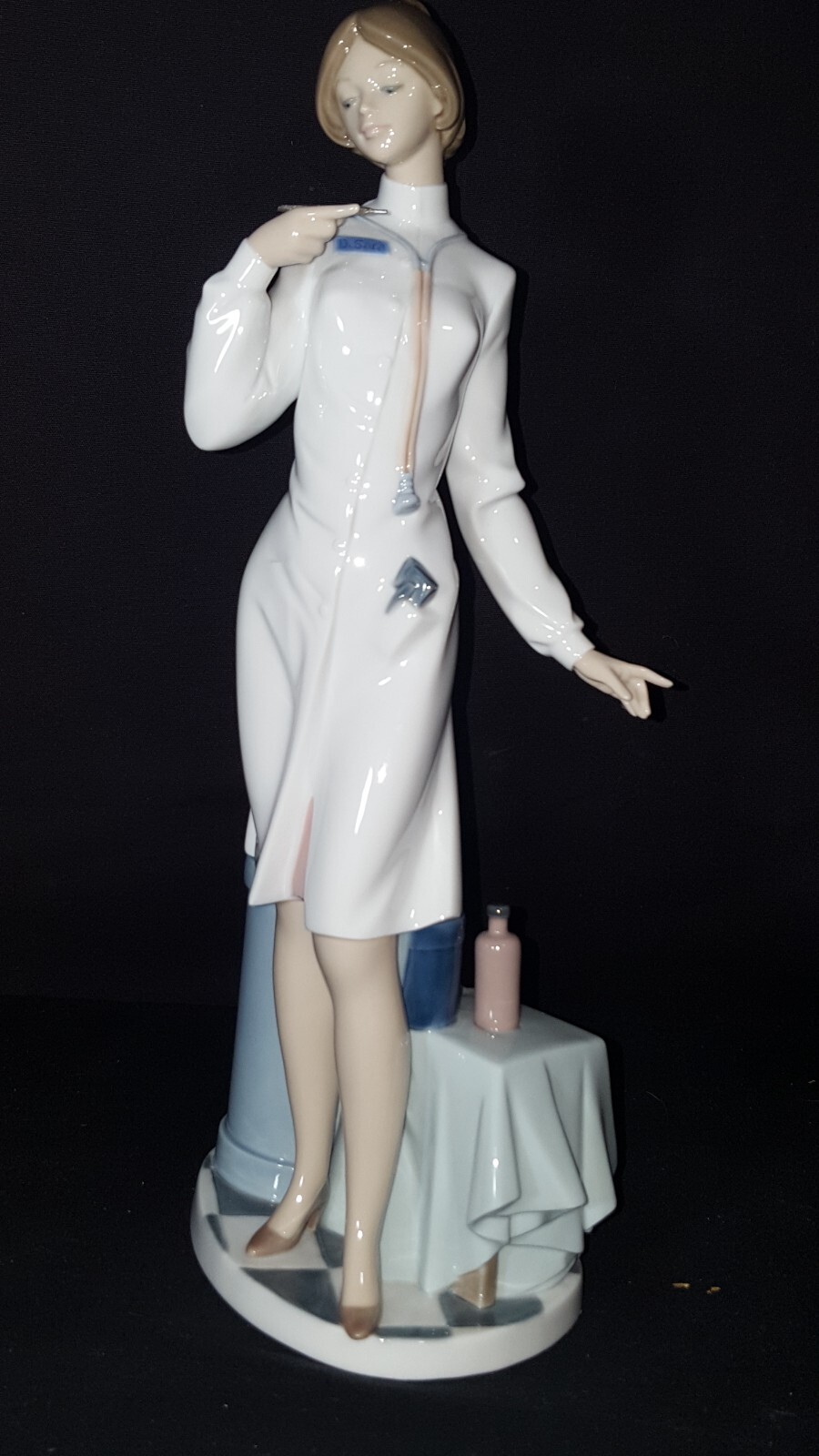 LLADRO FIGURINE PHYSICIAN /NURSE Rare Retail$699