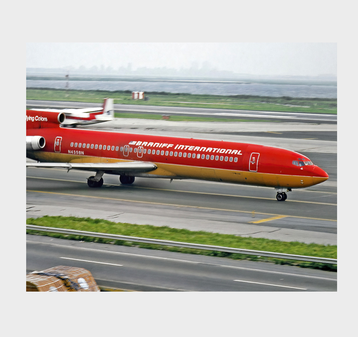 Boeing 727-227/Adv Braniff International 8X10 PHOTO REPRINT AIRCRAFT AVIATION