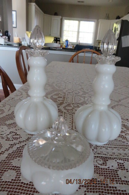 Vintage 1940\'s Fenton Silver Crest Melon Perfume Bottles & Powder w. Stoppers