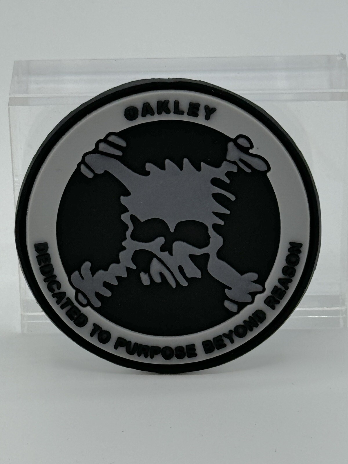 OAKLEY SKATTER SKULL CROSS SI MILITARY ROUND PATCH COIN TOKEN PIN ELITE BLACK