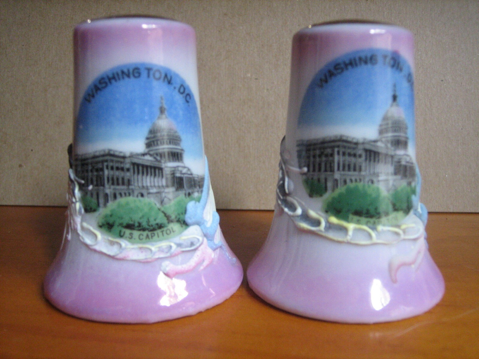 Vintage Souvenir of Washington DC DRAGONWARE Vintage Salt & Pepper Shakers